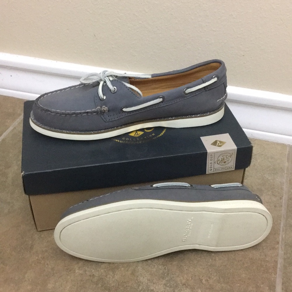 Shoes - Picture 2 of 4